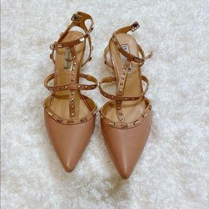 Nude stud sandels